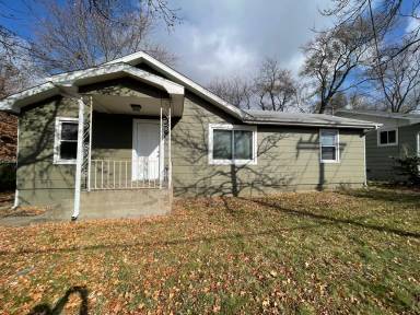 Main picture of 2615 E Division St