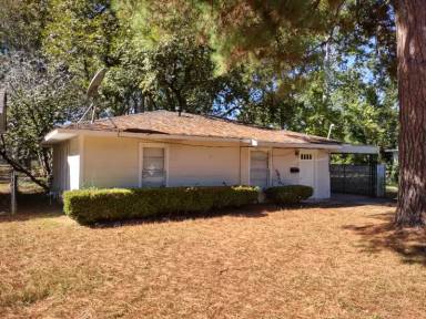 Main picture of 1409 N McGuire Ave