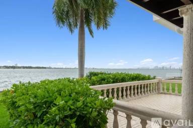 Main picture of 1600 Bay Dr