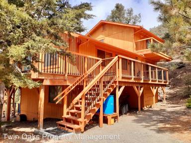 Main picture of 15225 Acacia Way