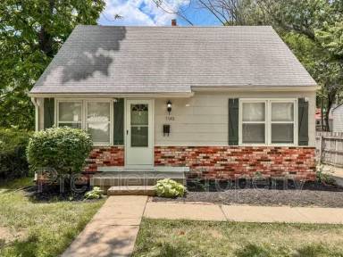 Main picture of 7740 Oak St