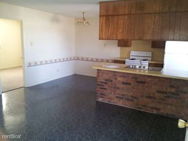 Main picture of 216 W Beeline Ln