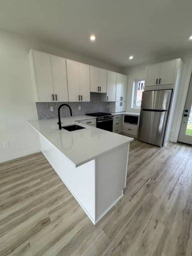 Main picture of 715 W 9th Ave