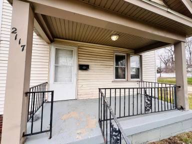 Main picture of 2117 Clinton St