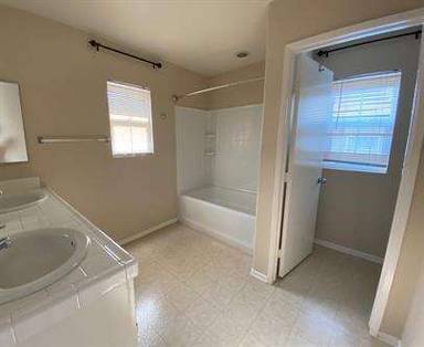 Main picture of 1484 Canvas Dr