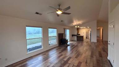 Main picture of 14575 Avenida Central