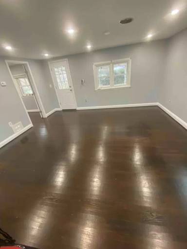 Main picture of 526 Military Rd