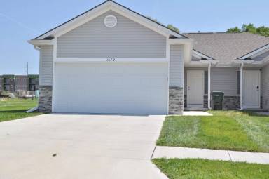 Main picture of 1067 N 170th Ave