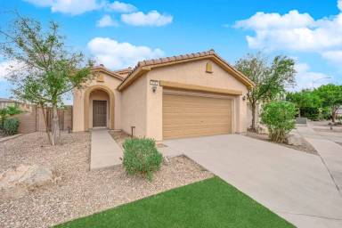 Main picture of 695 Yew Barrow Ct