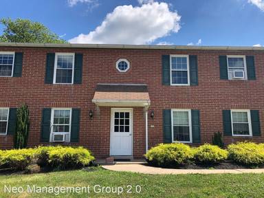 Main picture of 103 S School Ln