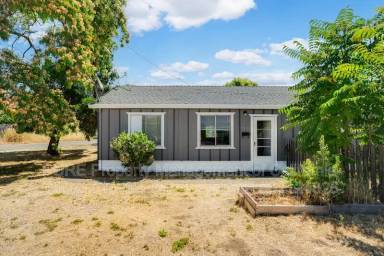 Main picture of 7701 Molinos Ave