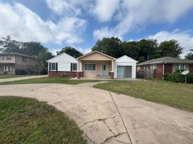 Main picture of 1941 S Hillside St