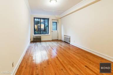 Main picture of 228 E 84th St