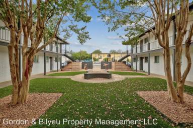 Main picture of 7929 Gault St