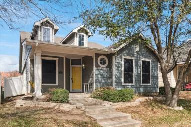 Main picture of 9809 Cedarcrest Dr