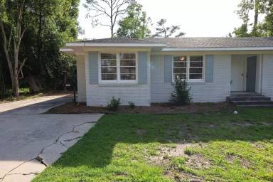 Main picture of 1709 Azalea Dr