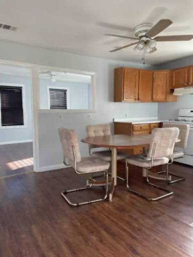 Main picture of 78 W Main St