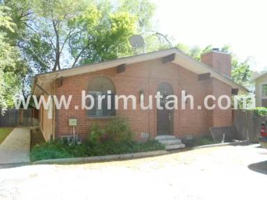 Main picture of 1156 E Elgin Ave