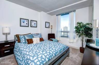 Main picture of 444 W Lake St