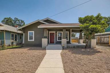 Main picture of 206 Cornell Ave