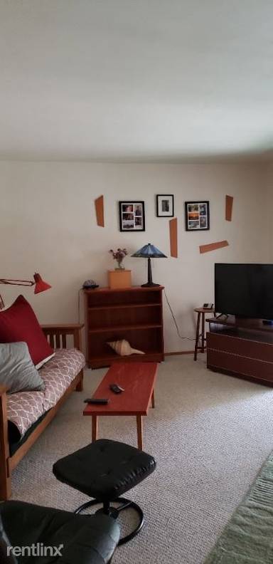 Main picture of 724 Karen Way