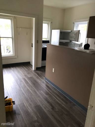 Main picture of 335 W Main St