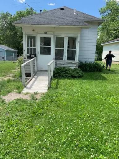 Main picture of 820 S Polk Ave
