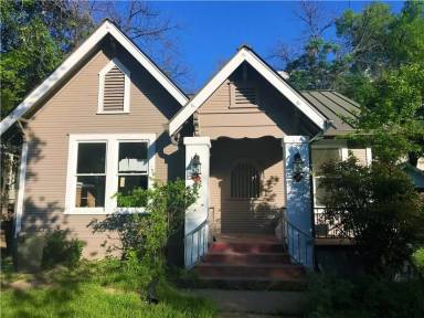 Main picture of 3211 Hampton Rd