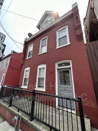 Main picture of 328 South Prince Street - New Owner - 2