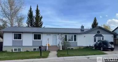 Main picture of 1008 Garnet St