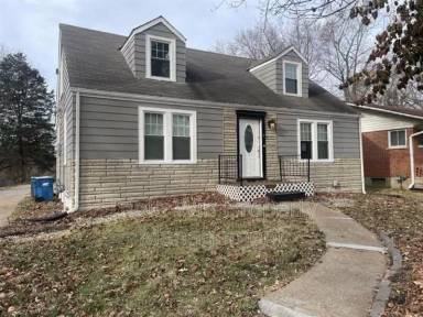 Main picture of 19 S Schlueter Ave