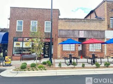 Main picture of 52 W Main St
