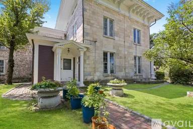 Main picture of 7 Lincoln Pl