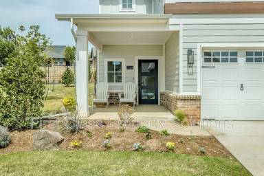 Main picture of 728 Harbor Town Dr