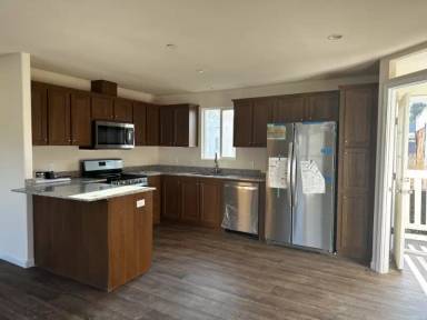 Main picture of 327 N Atlantic Blvd