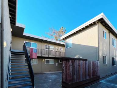 Main picture of 143 N 8th St