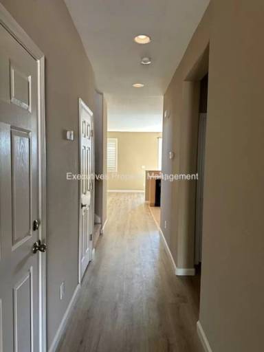 Main picture of 518 Barclay Way