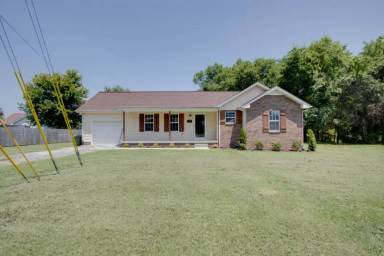 Main picture of 405 Lealand Ln