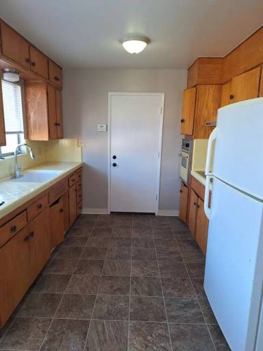 Main picture of 128 Baxter Ave