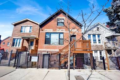 Main picture of 3648 S Paulina St