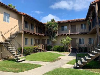 Main picture of 681 Rollins Rd