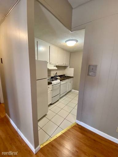 Main picture of 1862 Beacon St