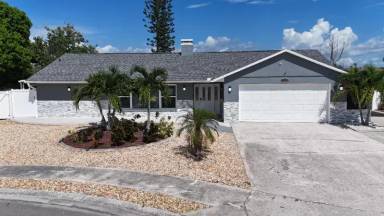 Main picture of 6531 Santiago Ct