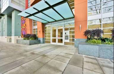 Main picture of 585 9th St Apartments