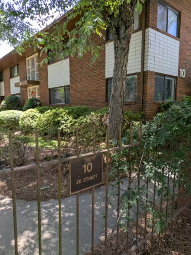 Main picture of 10 26th St NW