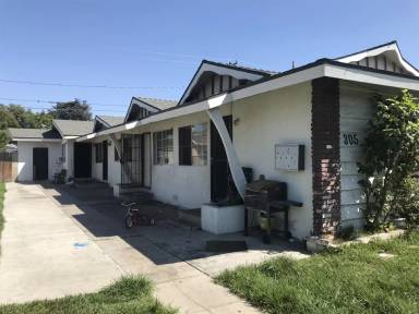 Main picture of 305 W Guinida Ln