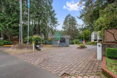 Main picture of 6356 138th Ave NE