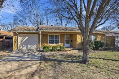 Main picture of 909 E Vista Dr