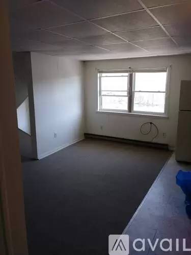 Main picture of 701 N Front St