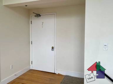 Main picture of 397 Main St